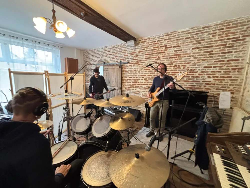 Le groupe punk Mauvais Joueur au studio Pink Flamingo